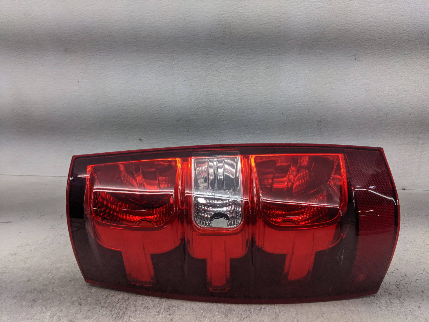 2007 Ford Taurus Tail Light Assembly Driver Left OEM Fits OEM Used Auto Parts - Oemusedautoparts1.com