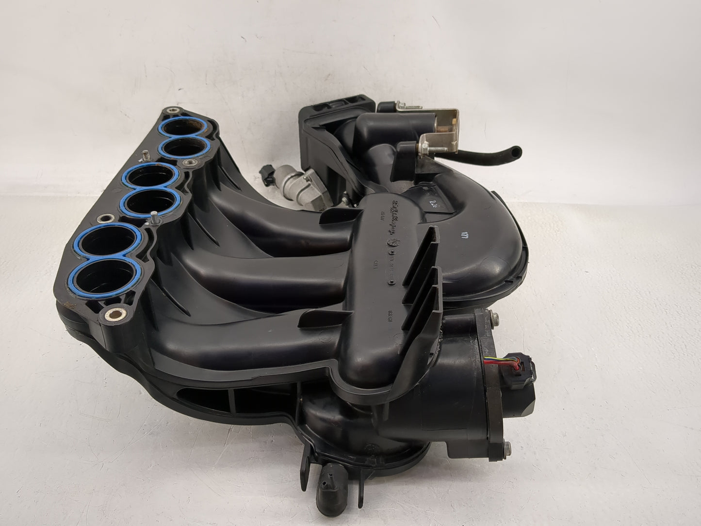 2004-2007 Ford Taurus Air Intake Manifold P/N:6F1E-9424-BB Fits Fits 2004 2005 2006 2007 OEM Used Auto Parts - Oemusedautopa