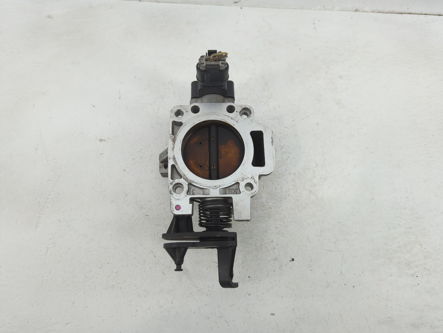 2000-2007 Ford Taurus Throttle Body P/N:3F1Z9E926AA Fits Fits 2000 2001 2002 2003 2004 2005 2006 2007 OEM Used Auto Parts - 