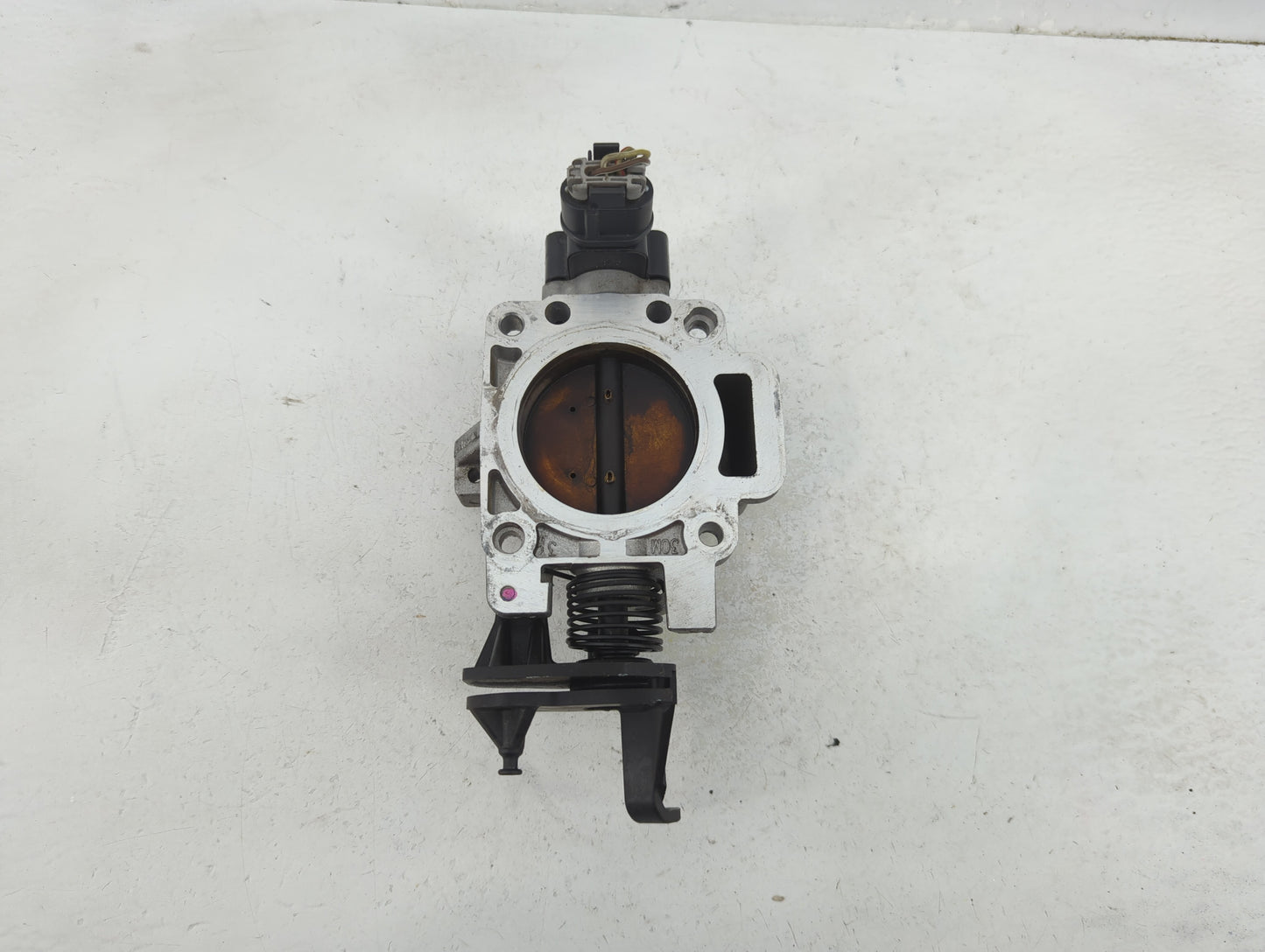 2000-2007 Ford Taurus Throttle Body P/N:3F1Z9E926AA Fits Fits 2000 2001 2002 2003 2004 2005 2006 2007 OEM Used Auto Parts - 