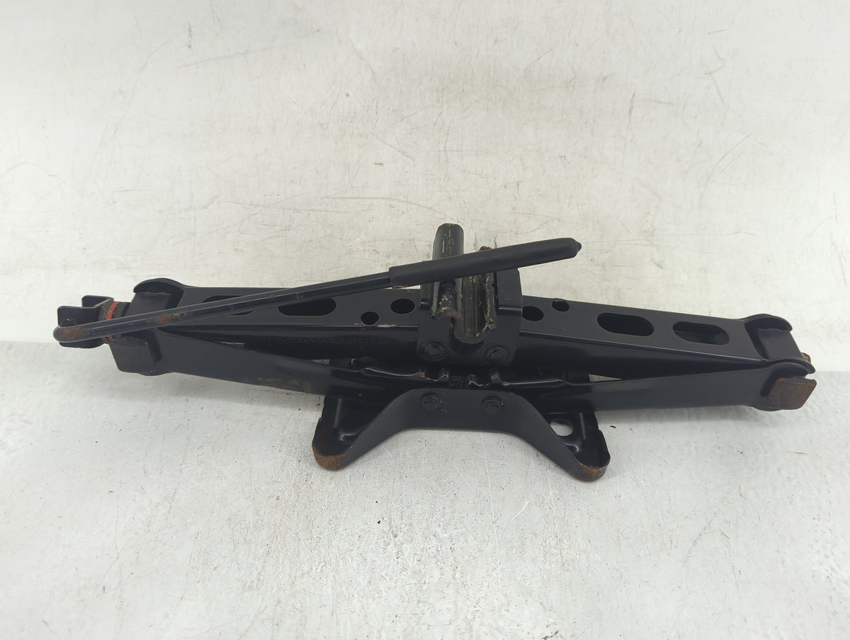 2007 Ford Taurus Spare Scissor Car Jack 1415895 - Oemusedautoparts1.com