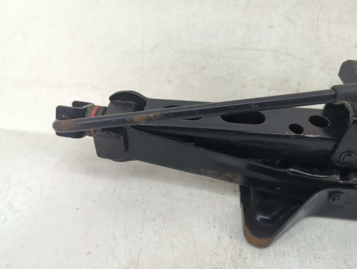 2007 Ford Taurus Spare Scissor Car Jack 1415895 - Oemusedautoparts1.com