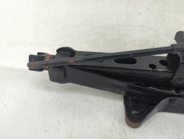 2007 Ford Taurus Spare Scissor Car Jack