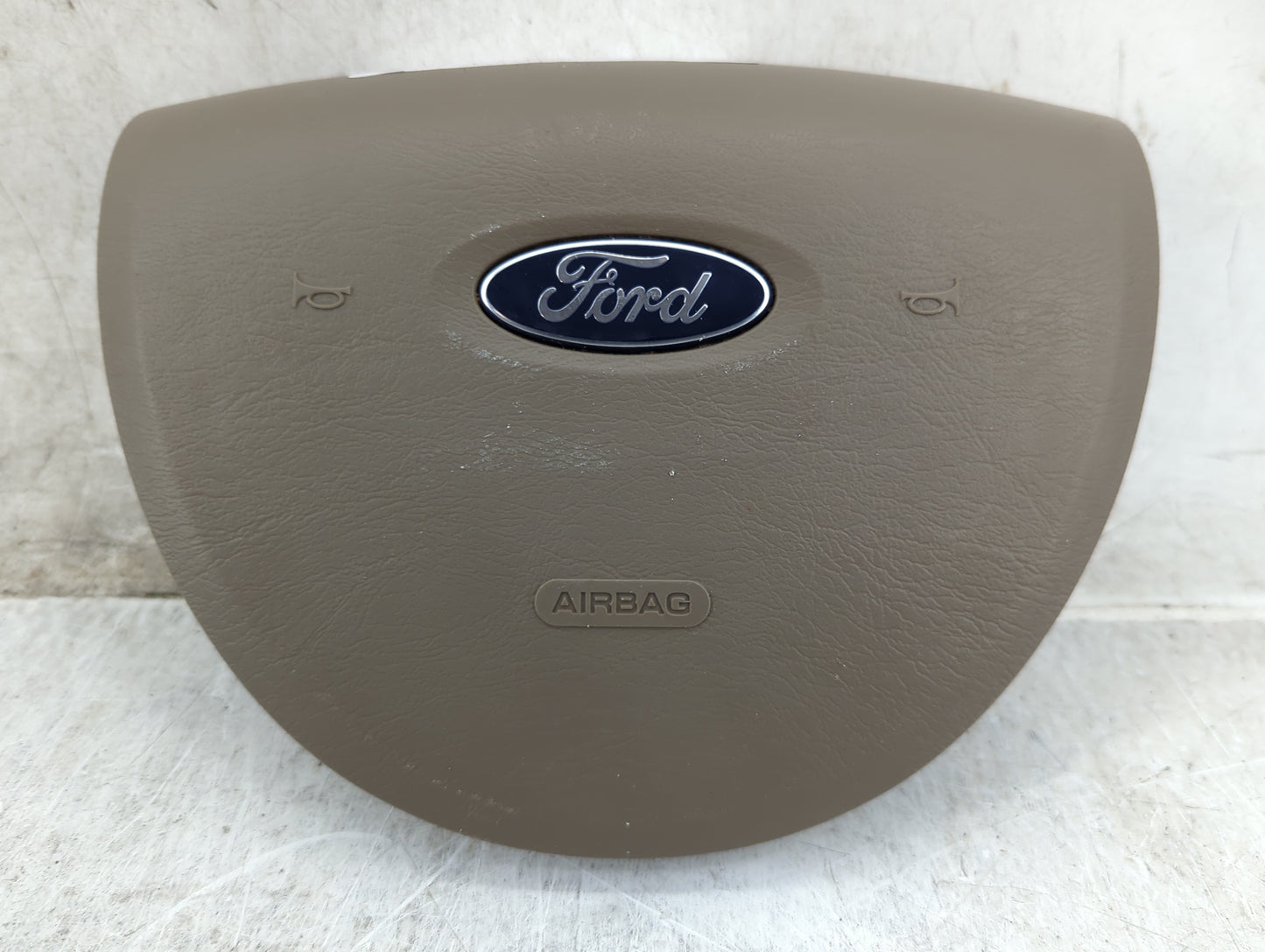 2004-2007 Ford Taurus Air Bag Driver Left Steering Wheel Mounted P/N:178 7952 Fits Fits 2004 2005 2006 2007 OEM Used Auto Pa