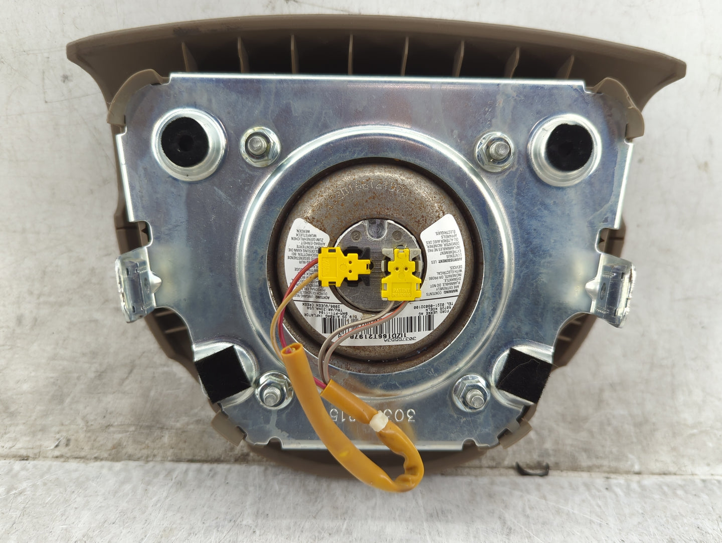 2004-2007 Ford Taurus Air Bag Driver Left Steering Wheel Mounted P/N:178 7952 Fits Fits 2004 2005 2006 2007 OEM Used Auto Pa