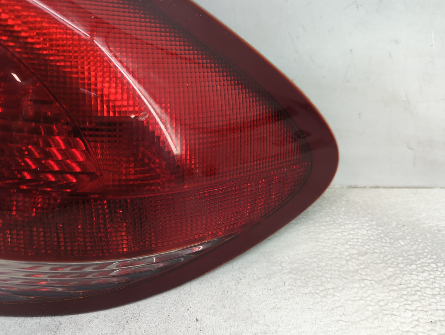 2004-2007 Ford Taurus Tail Light Assembly Passenger Right OEM P/N:4F1X-13440-B 4F1X-13440-A Fits Fits 2004 2005 2006 2007 OE