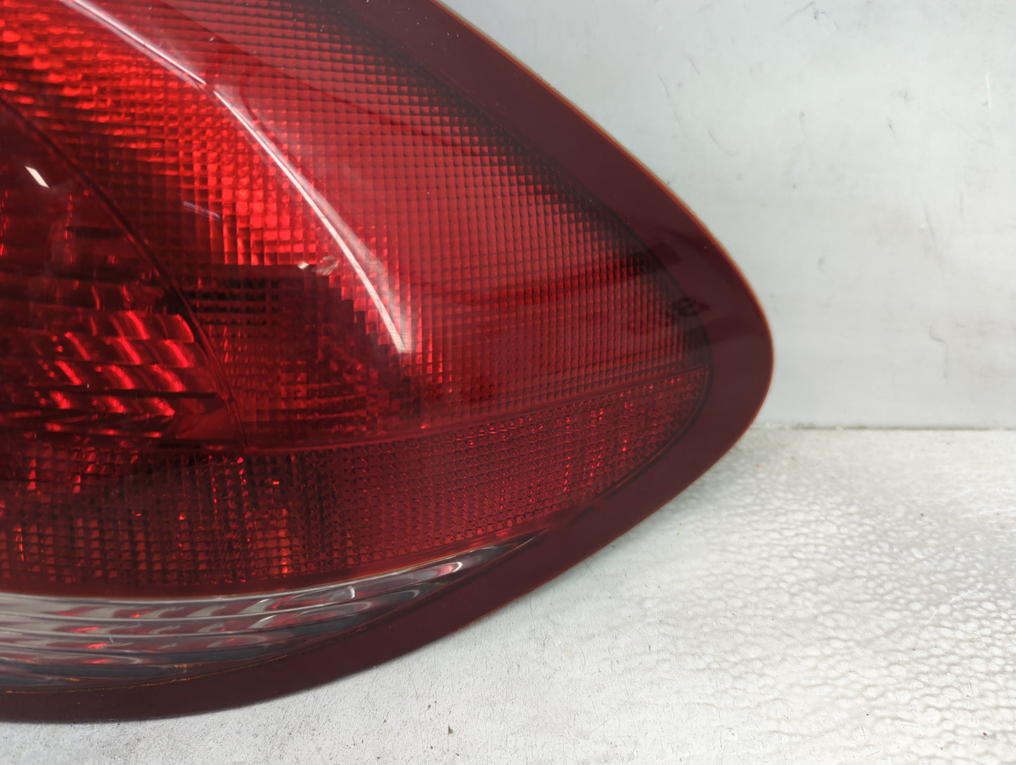 2004-2007 Ford Taurus Tail Light Assembly Passenger Right OEM P/N:4F1X-13440-B 4F1X-13440-A Fits Fits 2004 2005 2006 2007 OE