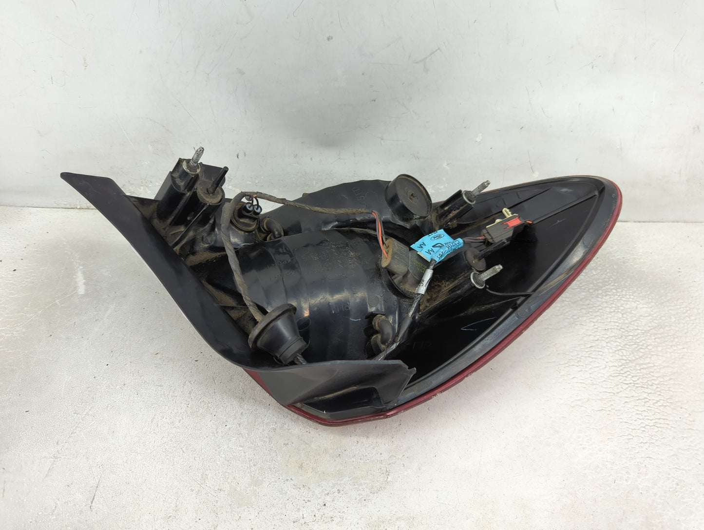 2004-2007 Ford Taurus Tail Light Assembly Passenger Right OEM P/N:4F1X-13440-B 4F1X-13440-A Fits Fits 2004 2005 2006 2007 OE