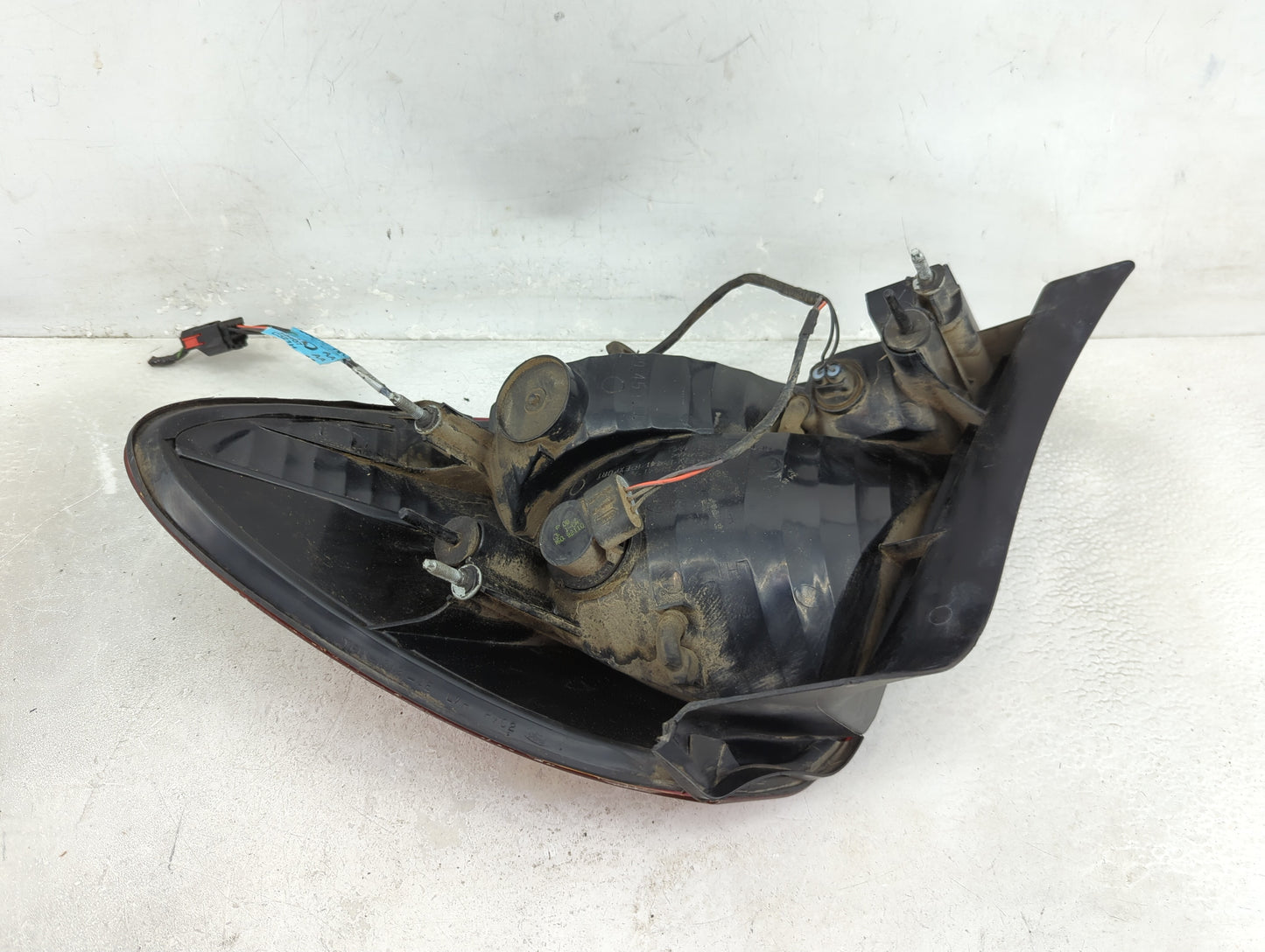 2004-2007 Ford Taurus Tail Light Assembly Driver Left OEM Fits Fits 2004 2005 2006 2007 OEM Used Auto Parts - Oemusedautopar