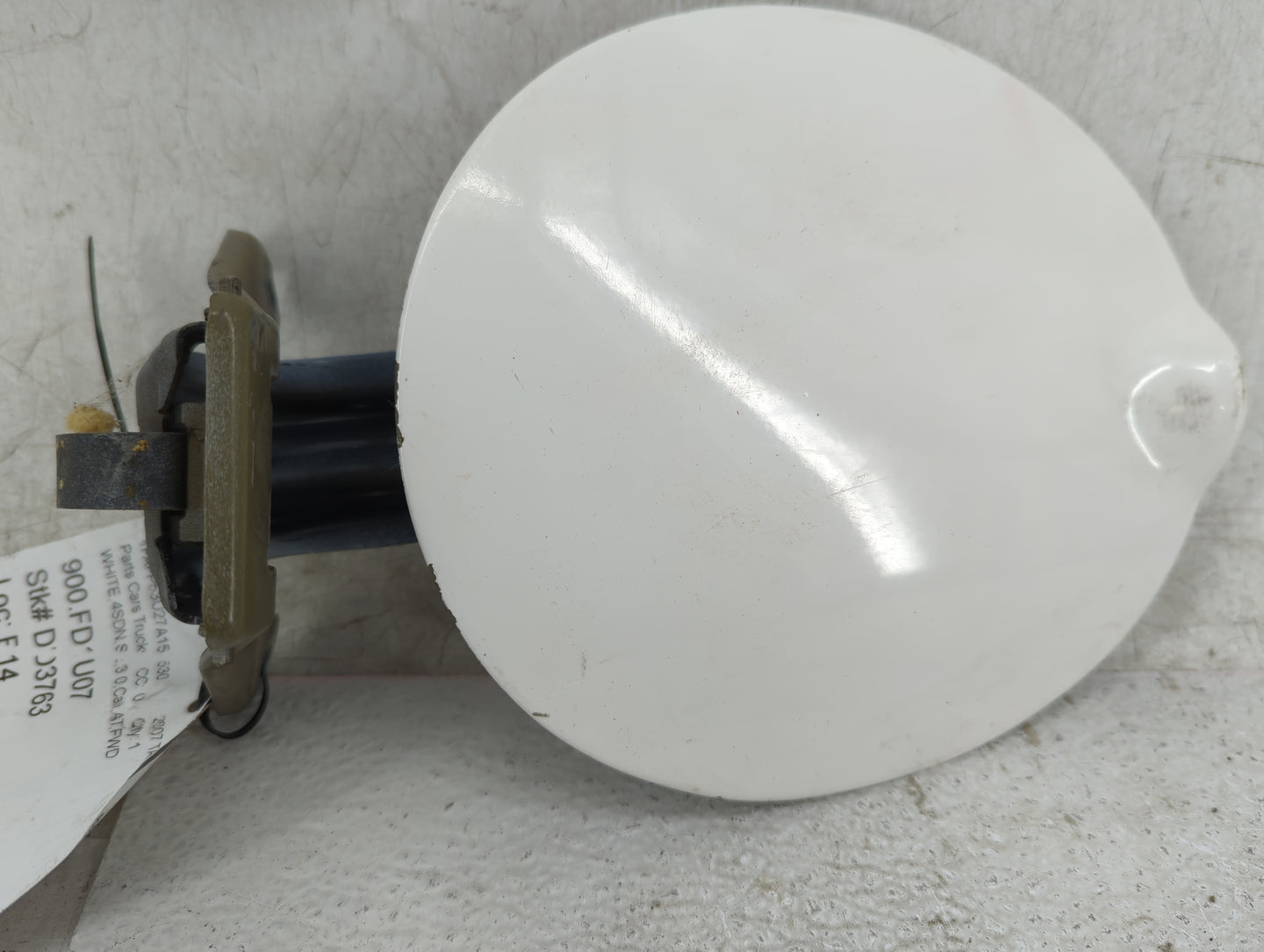 2007 Ford Taurus Fuel Tank Door Lid Gas Tank White - Oemusedautoparts1.com