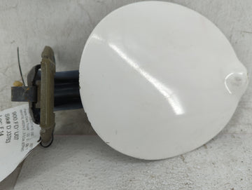 2007 Ford Taurus Fuel Tank Door Lid Gas Tank White - Oemusedautoparts1.com