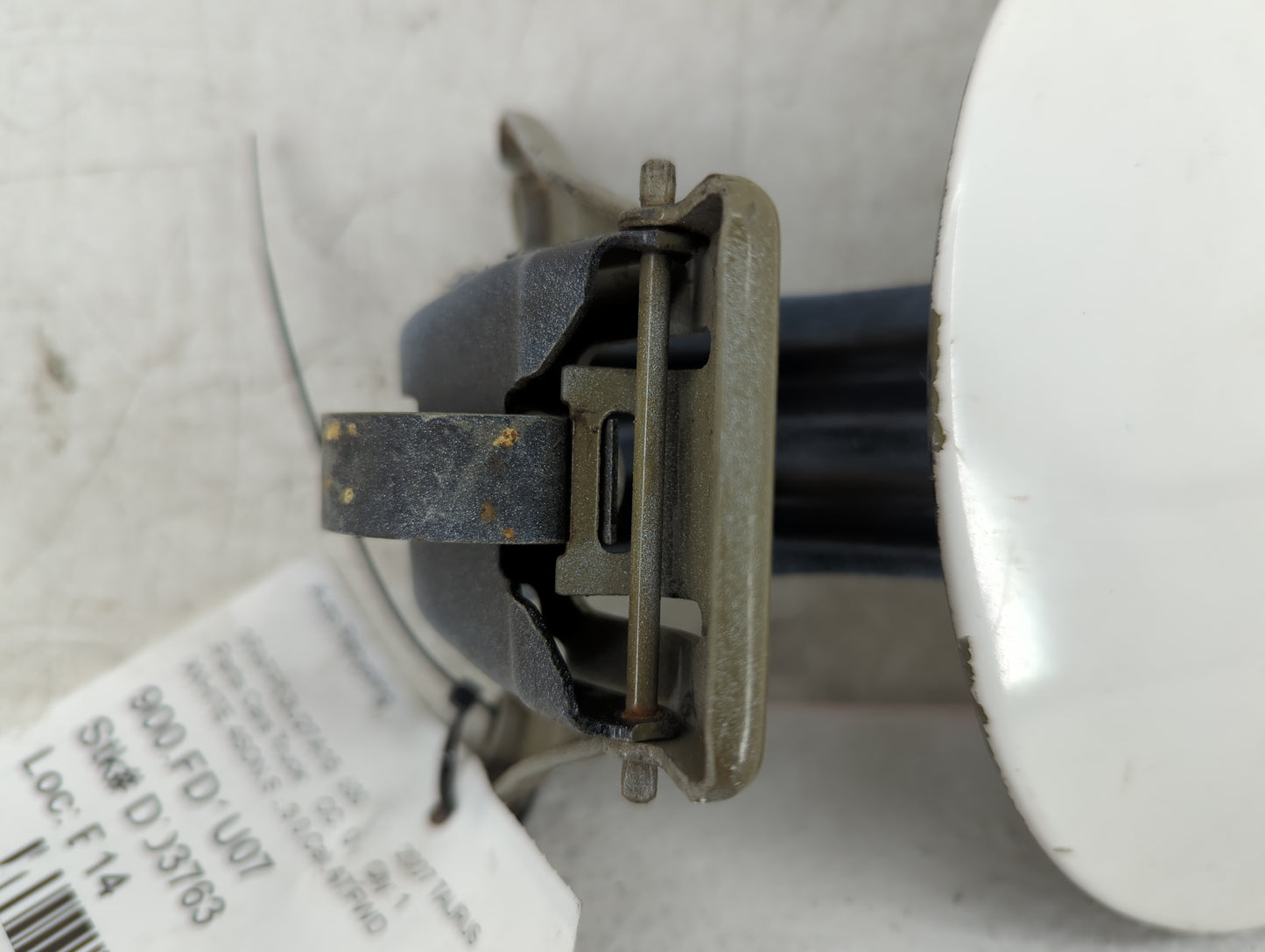2007 Ford Taurus Fuel Tank Door Lid Gas Tank White - Oemusedautoparts1.com