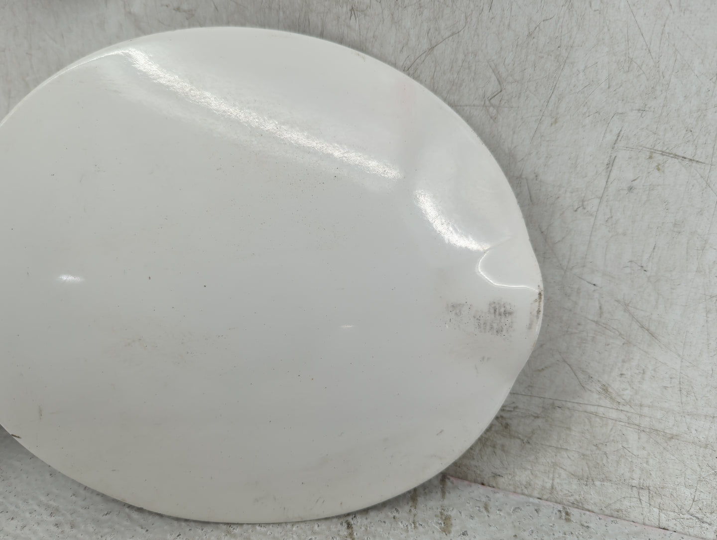 2007 Ford Taurus Fuel Tank Door Lid Gas Tank White - Oemusedautoparts1.com
