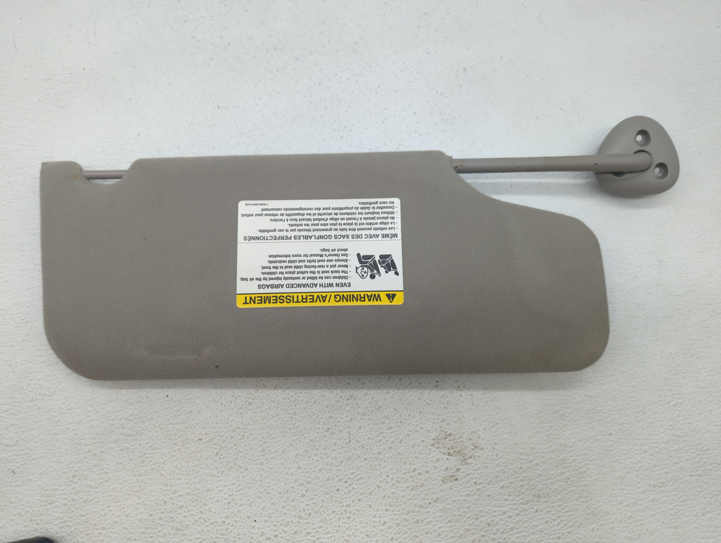 2004-2007 Ford Taurus Sun Visor Shade Replacement Driver Left Mirror Fits Fits 2004 2005 2006 2007 OEM Used Auto Parts - Oem