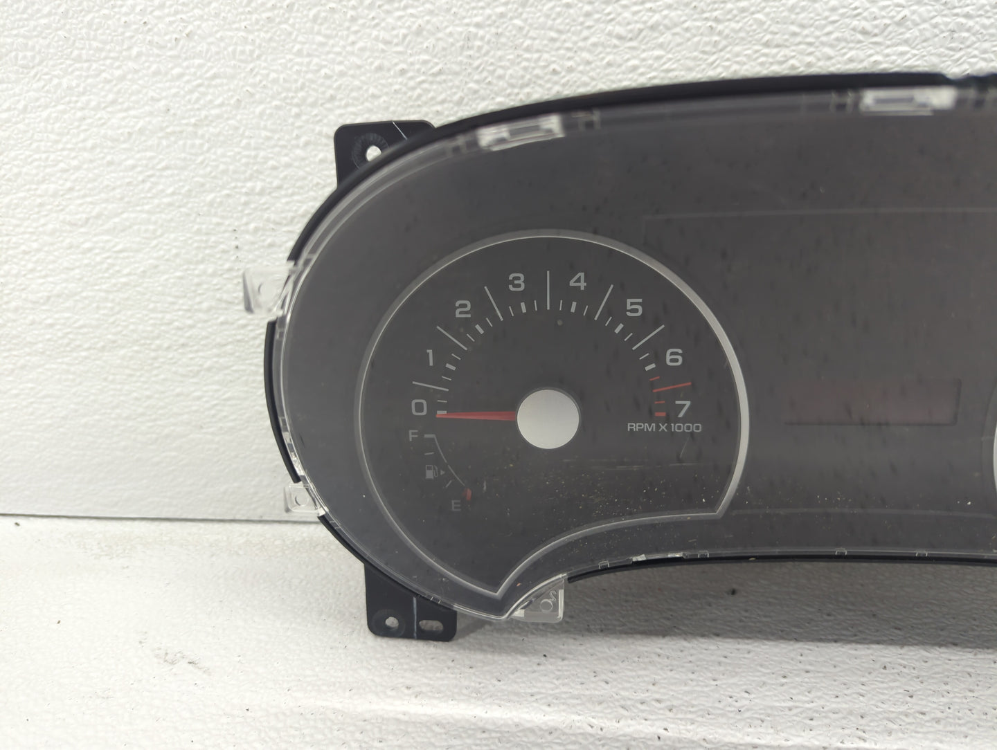 2005-2007 Ford Taurus Instrument Cluster Speedometer Gauges P/N:6L2T-10849-FC Fits Fits 2005 2006 2007 OEM Used Auto Parts -