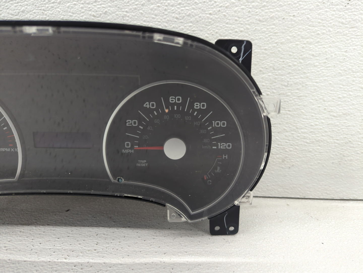 2005-2007 Ford Taurus Instrument Cluster Speedometer Gauges P/N:6L2T-10849-FC Fits Fits 2005 2006 2007 OEM Used Auto Parts -