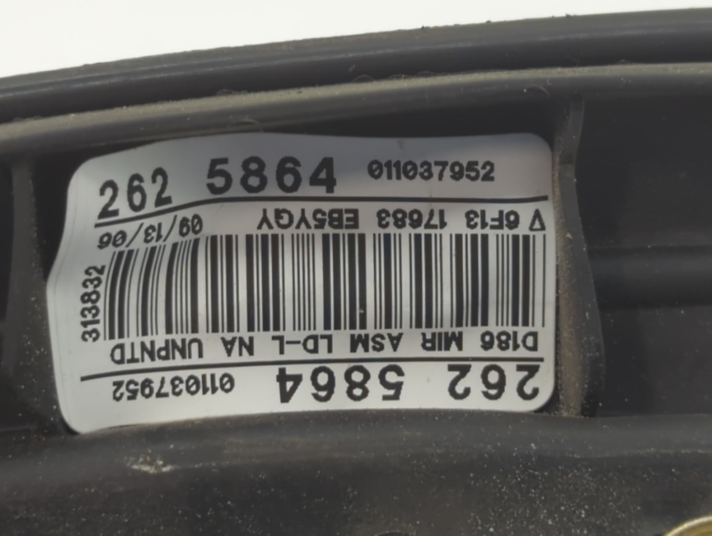 2000-2007 Ford Taurus Driver Left Side View Manual Door Mirror Black - Oemusedautoparts1.com