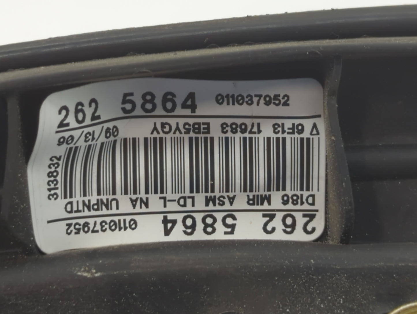 2000-2007 Ford Taurus Driver Left Side View Manual Door Mirror Black - Oemusedautoparts1.com