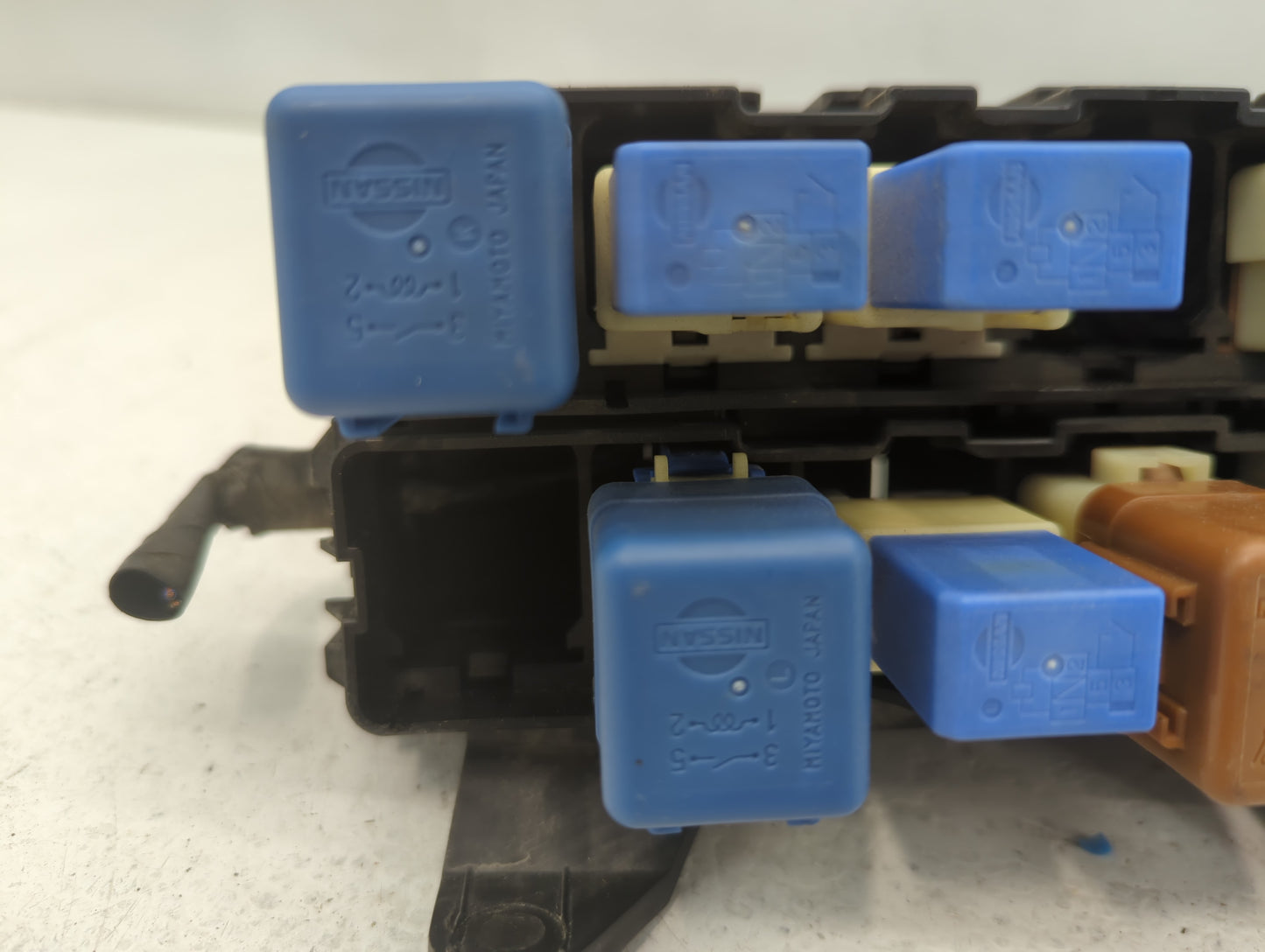 2005-2007 Ford Taurus Fusebox Fuse Box Panel Relay Module P/N:7154-3176-CAV-2 Fits Fits 2005 2006 2007 OEM Used Auto Parts -