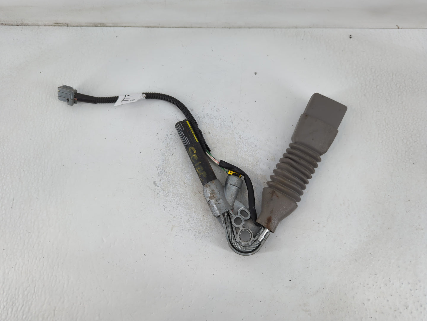 2004-2007 Ford Taurus Passenger Right Seat Belt Front Retractor - Oemusedautoparts1.com