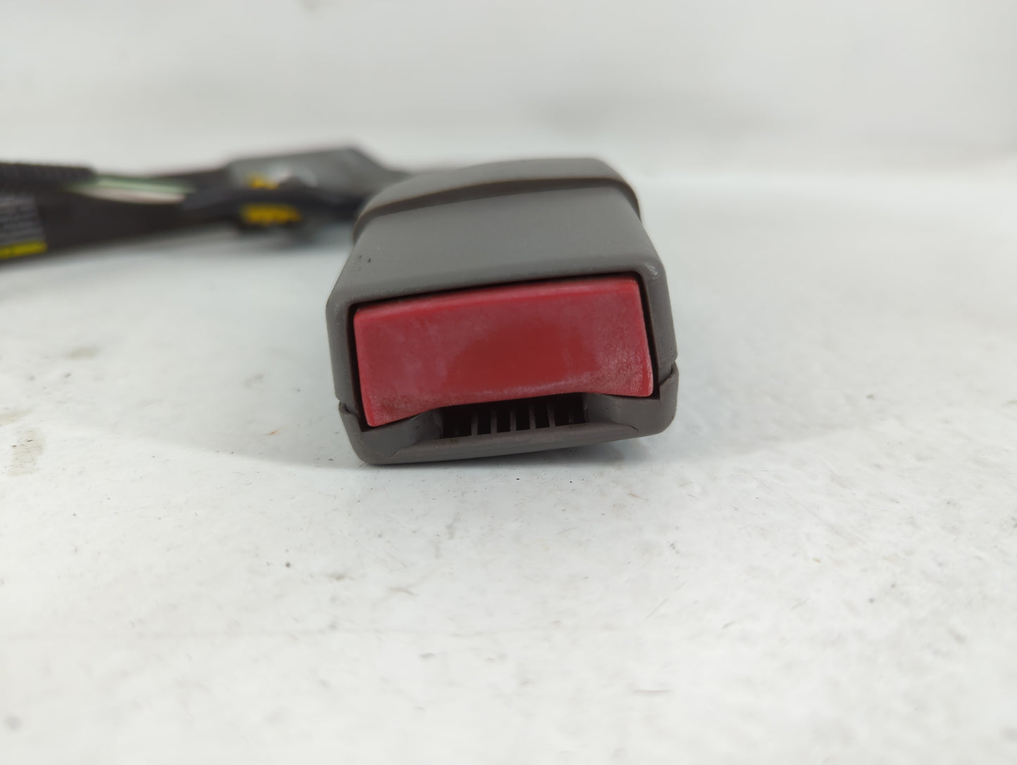 2004-2007 Ford Taurus Passenger Right Seat Belt Front Retractor - Oemusedautoparts1.com