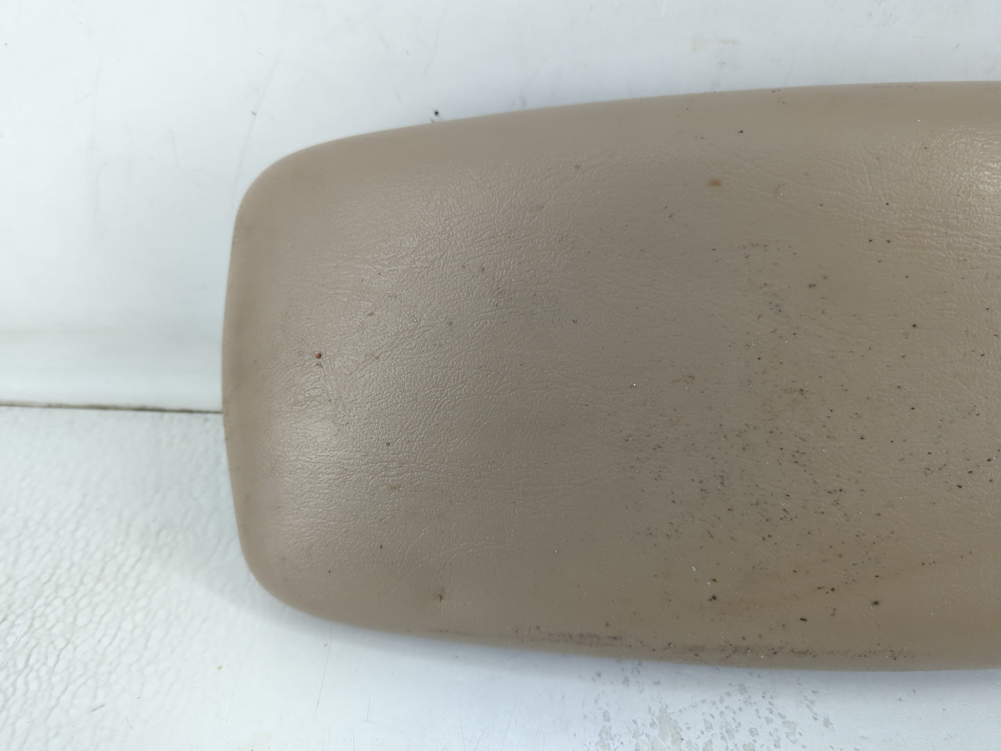 2007 Ford Taurus Center Console Armrest Cover Lid P/N:VE8401 W2213B Fits OEM Used Auto Parts - Oemusedautoparts1.com