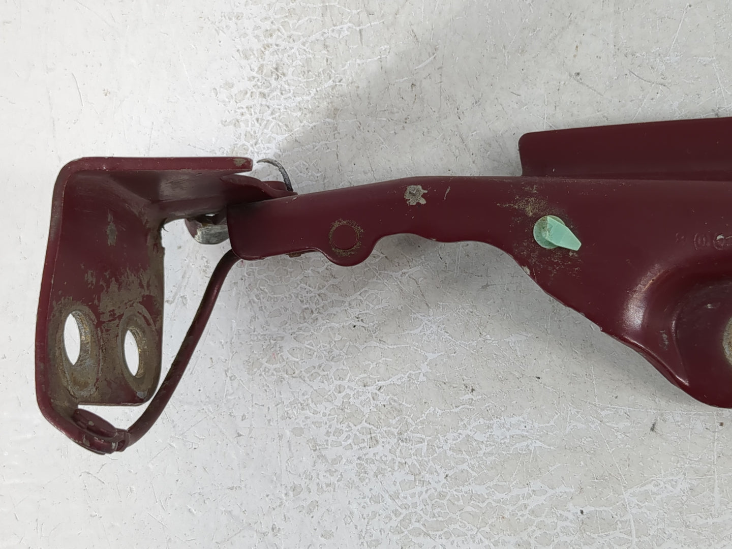 2007 Ford Taurus Passenger Hood Hinge - Oemusedautoparts1.com