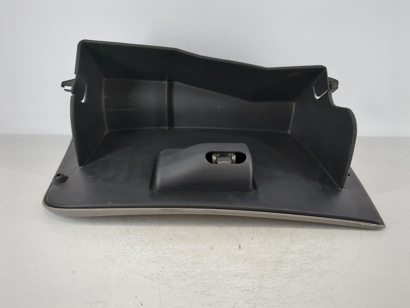 2007 Ford Taurus Passenger Glove Box Door Storage Compartment 956987 - Oemusedautoparts1.com
