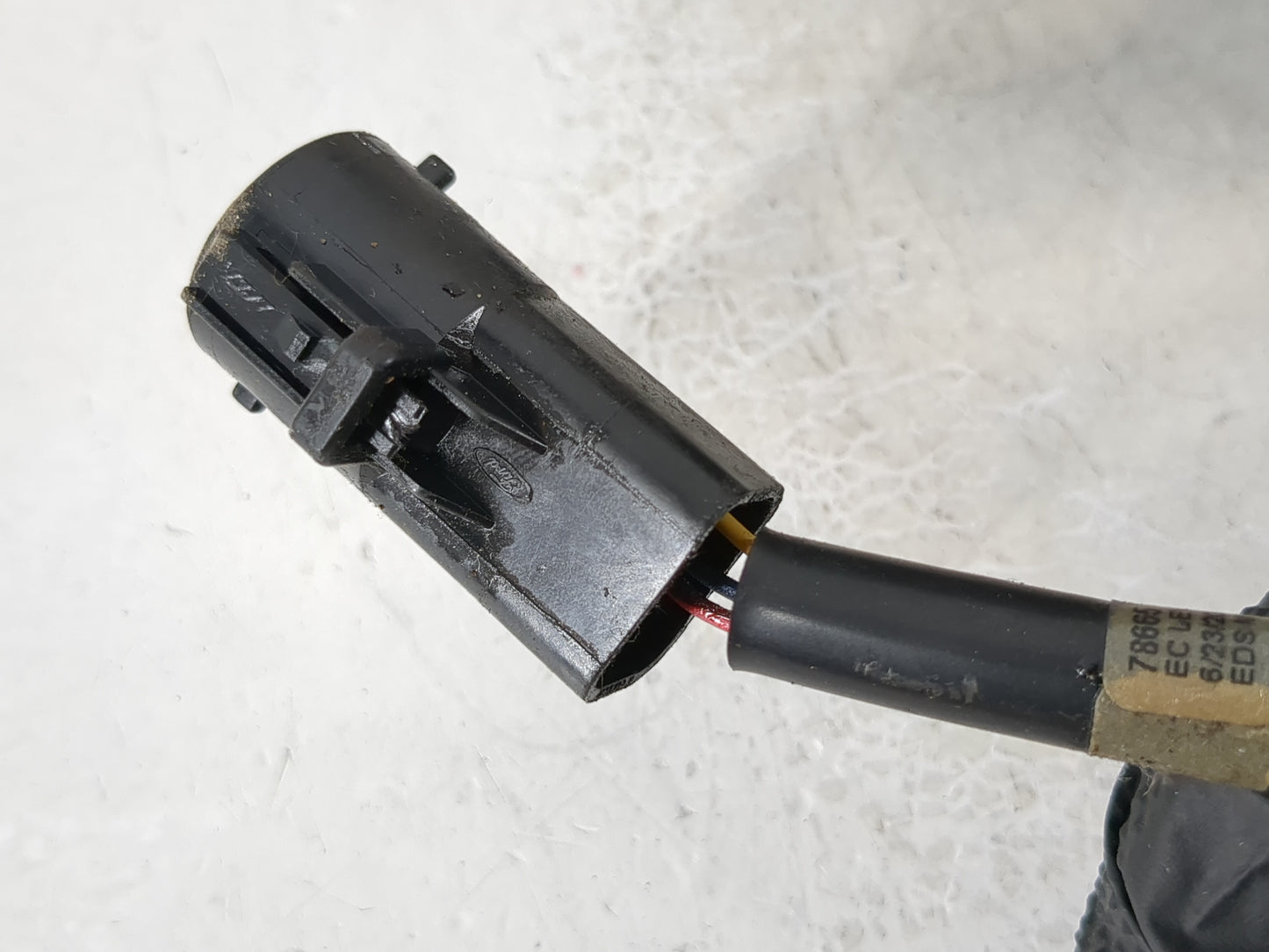 2000-2007 Ford Taurus Driver Left Side View Manual Door Mirror Black 982259 - Oemusedautoparts1.com