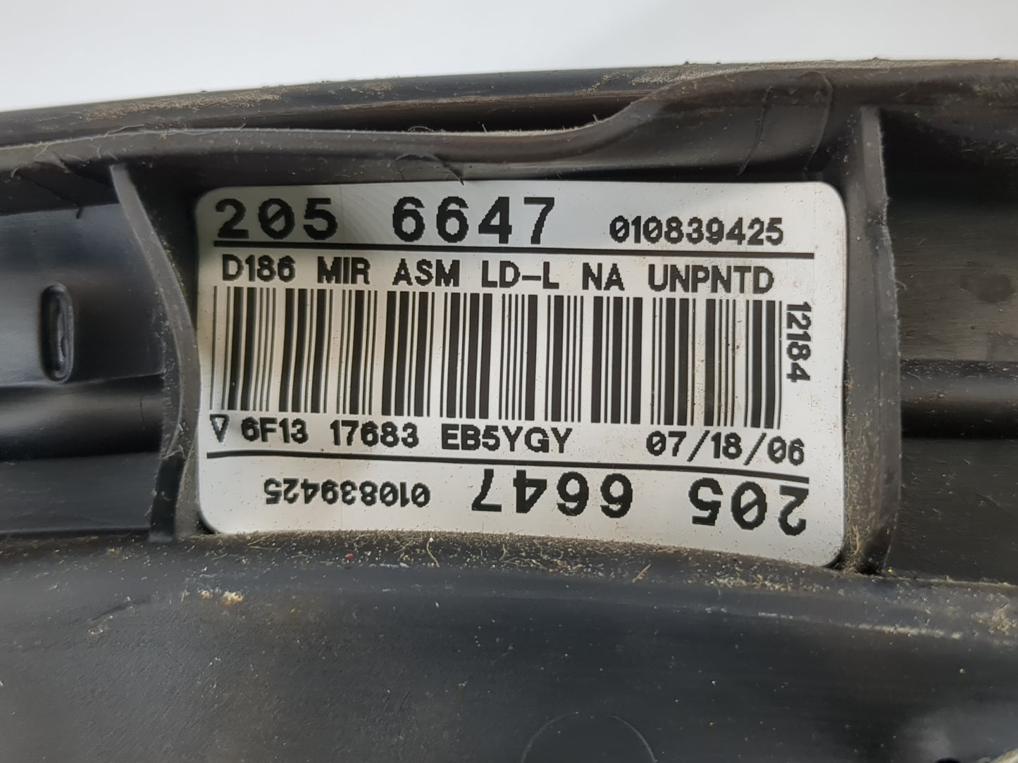 2000-2007 Ford Taurus Driver Left Side View Manual Door Mirror Black 982259 - Oemusedautoparts1.com