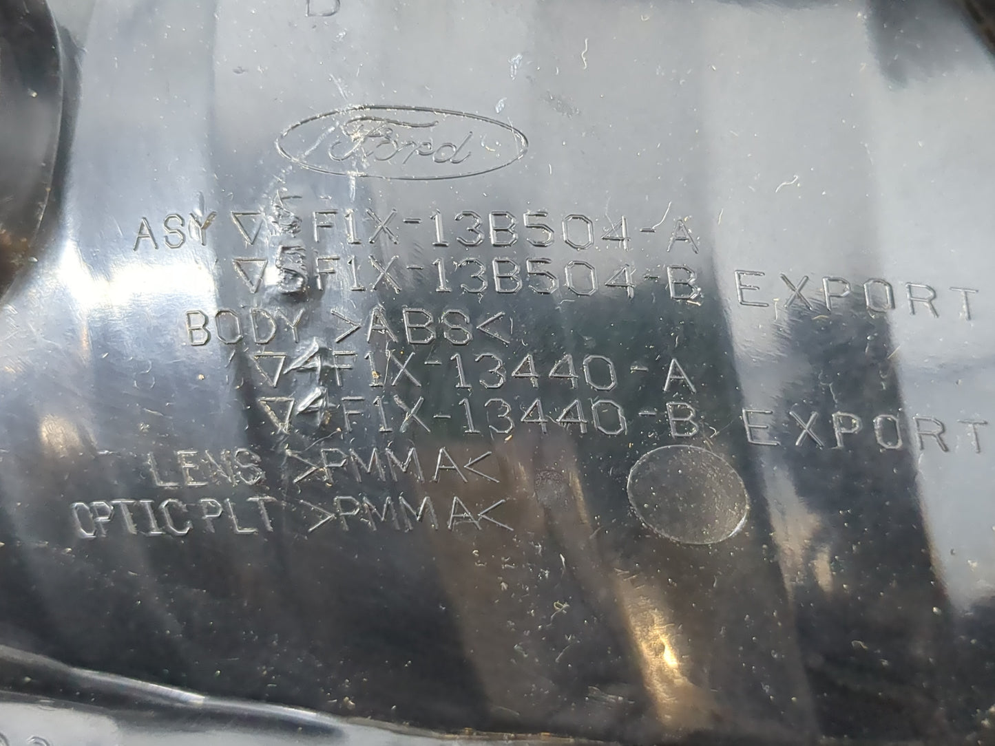 2004-2007 Ford Taurus Driver Left Side Deck Lid Mounted Tail Light 992989 - Oemusedautoparts1.com