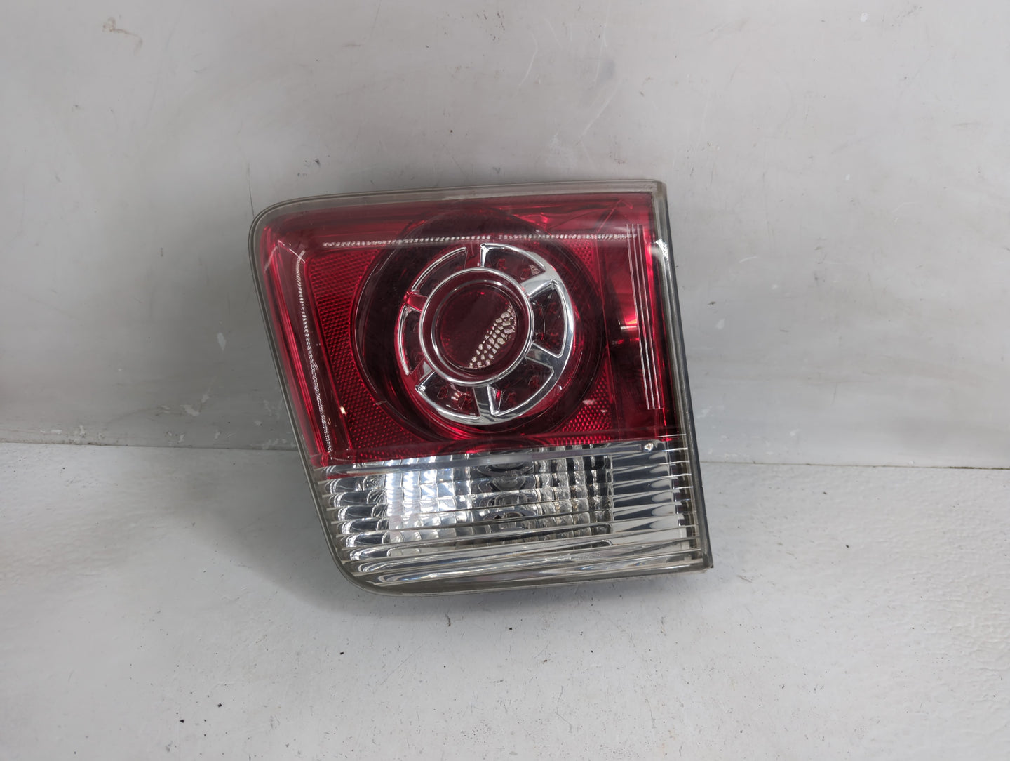 2007-2012 Gmc Acadia Tail Light Assembly Driver Left OEM Fits Fits 2007 2008 2009 2010 2011 2012 OEM Used Auto Parts - Oemus
