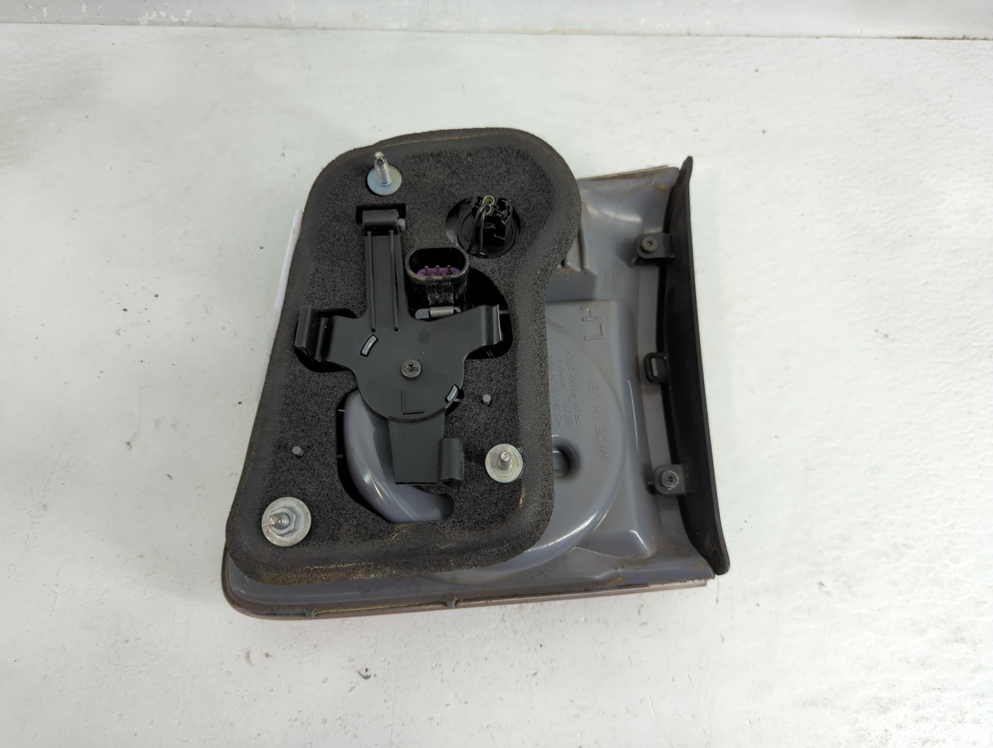 2007-2012 Gmc Acadia Tail Light Assembly Driver Left OEM Fits Fits 2007 2008 2009 2010 2011 2012 OEM Used Auto Parts - Oemus