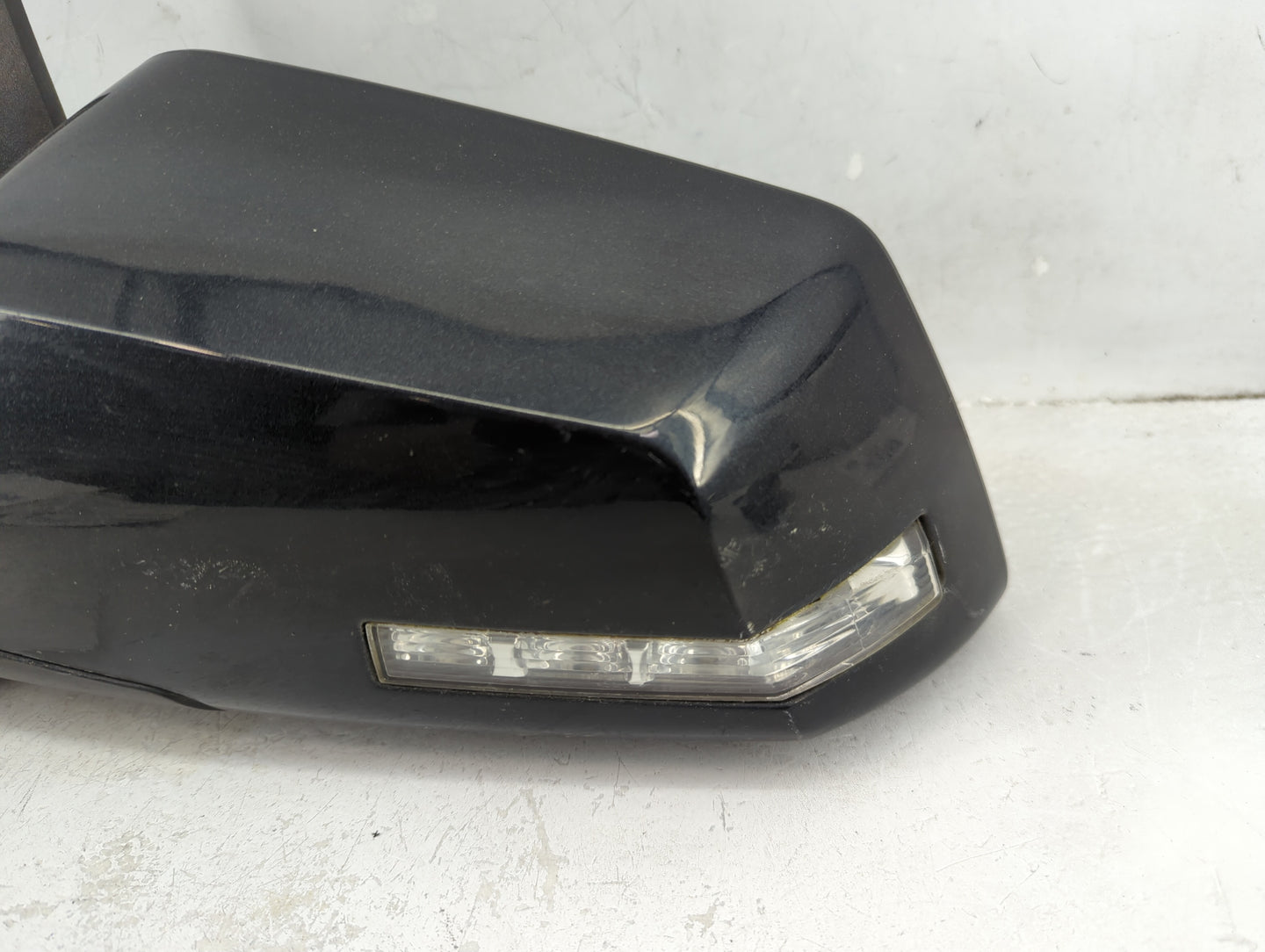 2007-2008 Gmc Acadia Driver Side View Mirror - Left Door Mirror OEM Used - Oemusedautoparts1.com