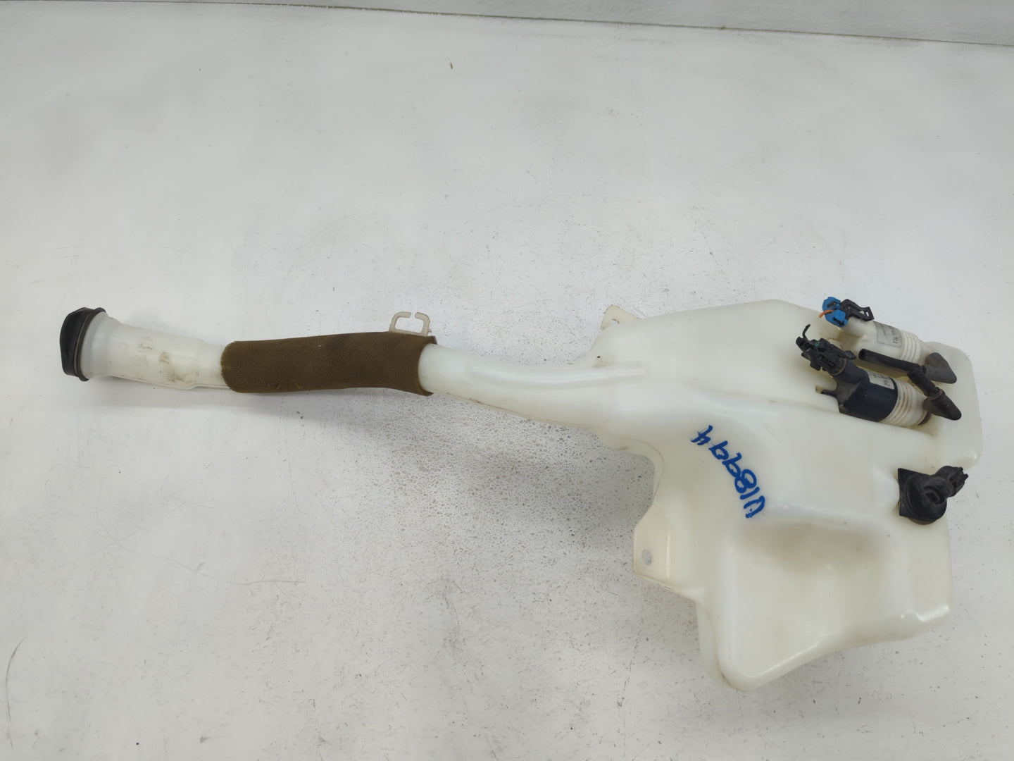 2007-2009 Gmc Acadia Windshield Washer Fluid Reservoir Bottle Oem - Oemusedautoparts1.com