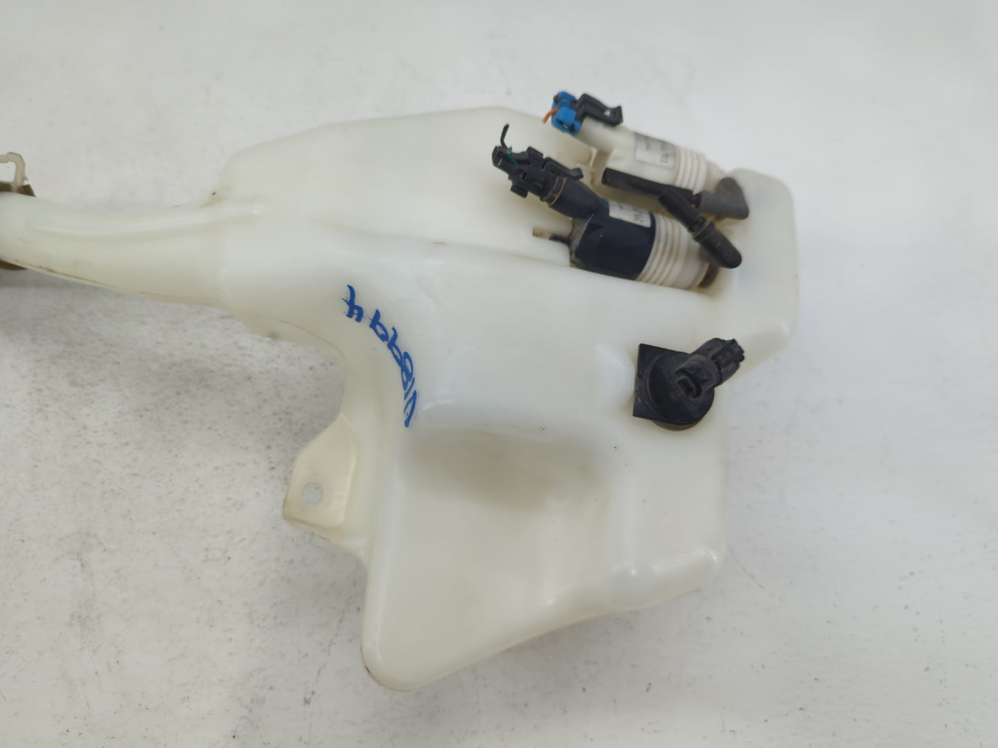 2007-2009 Gmc Acadia Windshield Washer Fluid Reservoir Bottle Oem - Oemusedautoparts1.com