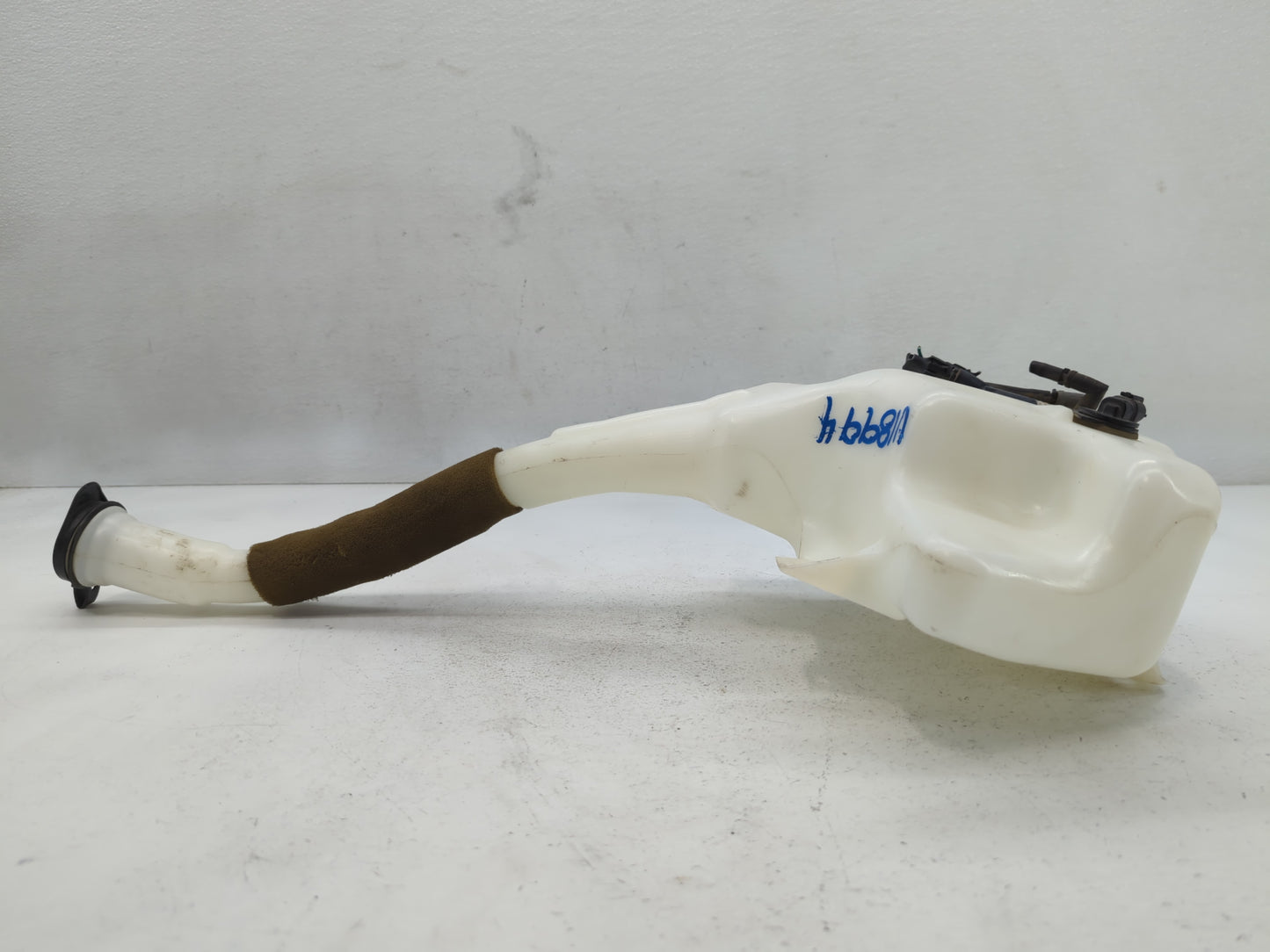 2007-2009 Gmc Acadia Windshield Washer Fluid Reservoir Bottle Oem - Oemusedautoparts1.com