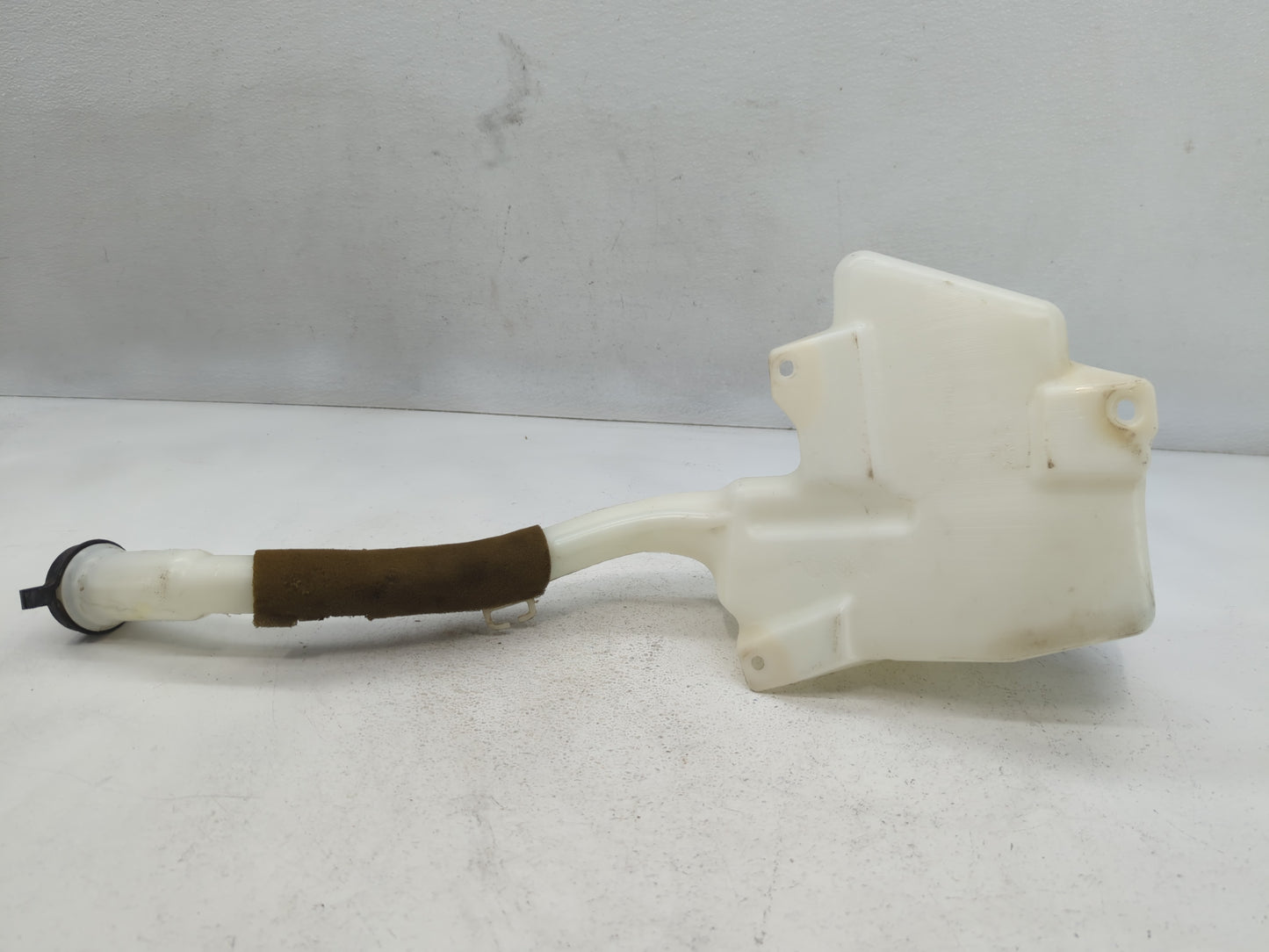 2007-2009 Gmc Acadia Windshield Washer Fluid Reservoir Bottle Oem - Oemusedautoparts1.com