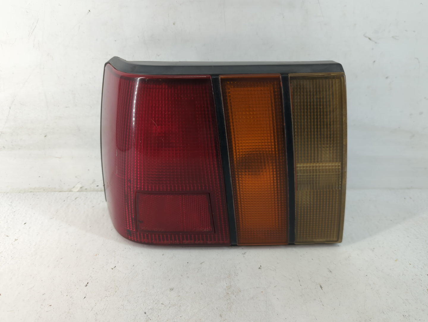 2007-2012 Gmc Acadia Tail Light Assembly Passenger Right OEM Fits Fits 2007 2008 2009 2010 2011 2012 OEM Used Auto Parts - O