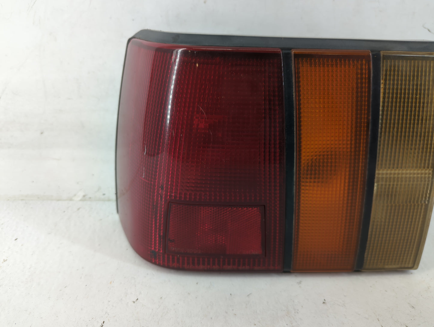 2007-2012 Gmc Acadia Tail Light Assembly Passenger Right OEM Fits Fits 2007 2008 2009 2010 2011 2012 OEM Used Auto Parts - O