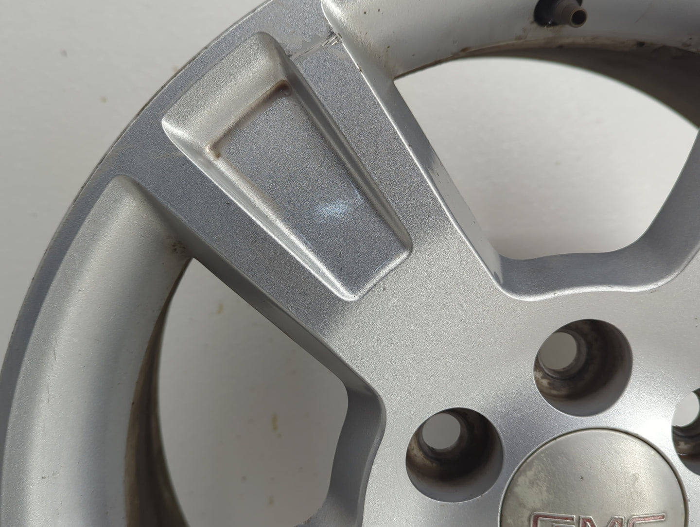 2007-2007 Gmc Acadia Oem Wheel Rim 829860 - Oemusedautoparts1.com