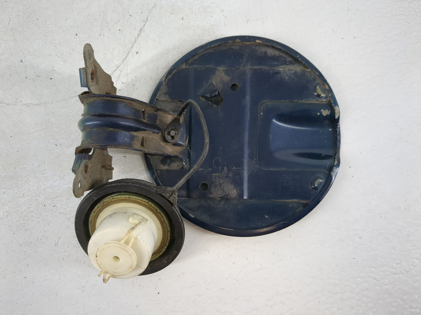 2007 Gmc Canyon Fuel Tank Door Lid Gas Tank - Oemusedautoparts1.com