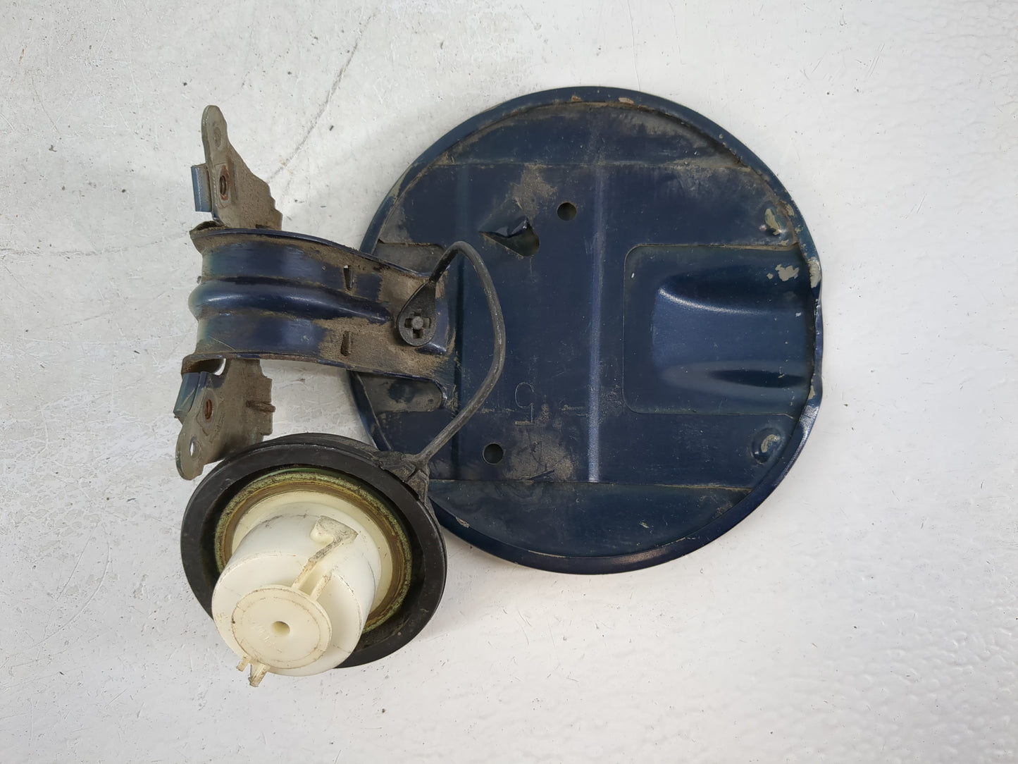 2007 Gmc Canyon Fuel Tank Door Lid Gas Tank - Oemusedautoparts1.com