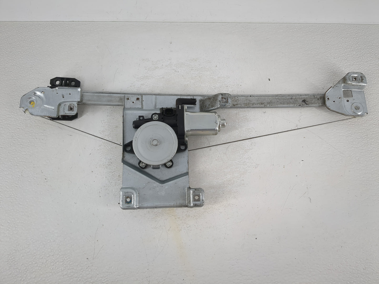 2004-2012 Gmc Canyon Passenger Rear Right Power Window Motor - Oemusedautoparts1.com