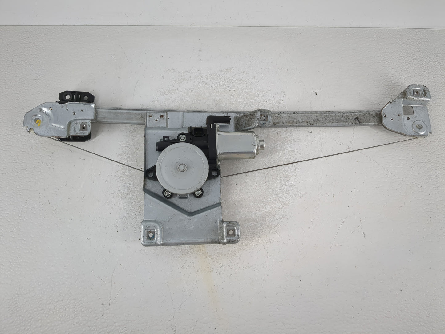 2004-2012 Gmc Canyon Passenger Rear Right Power Window Motor - Oemusedautoparts1.com