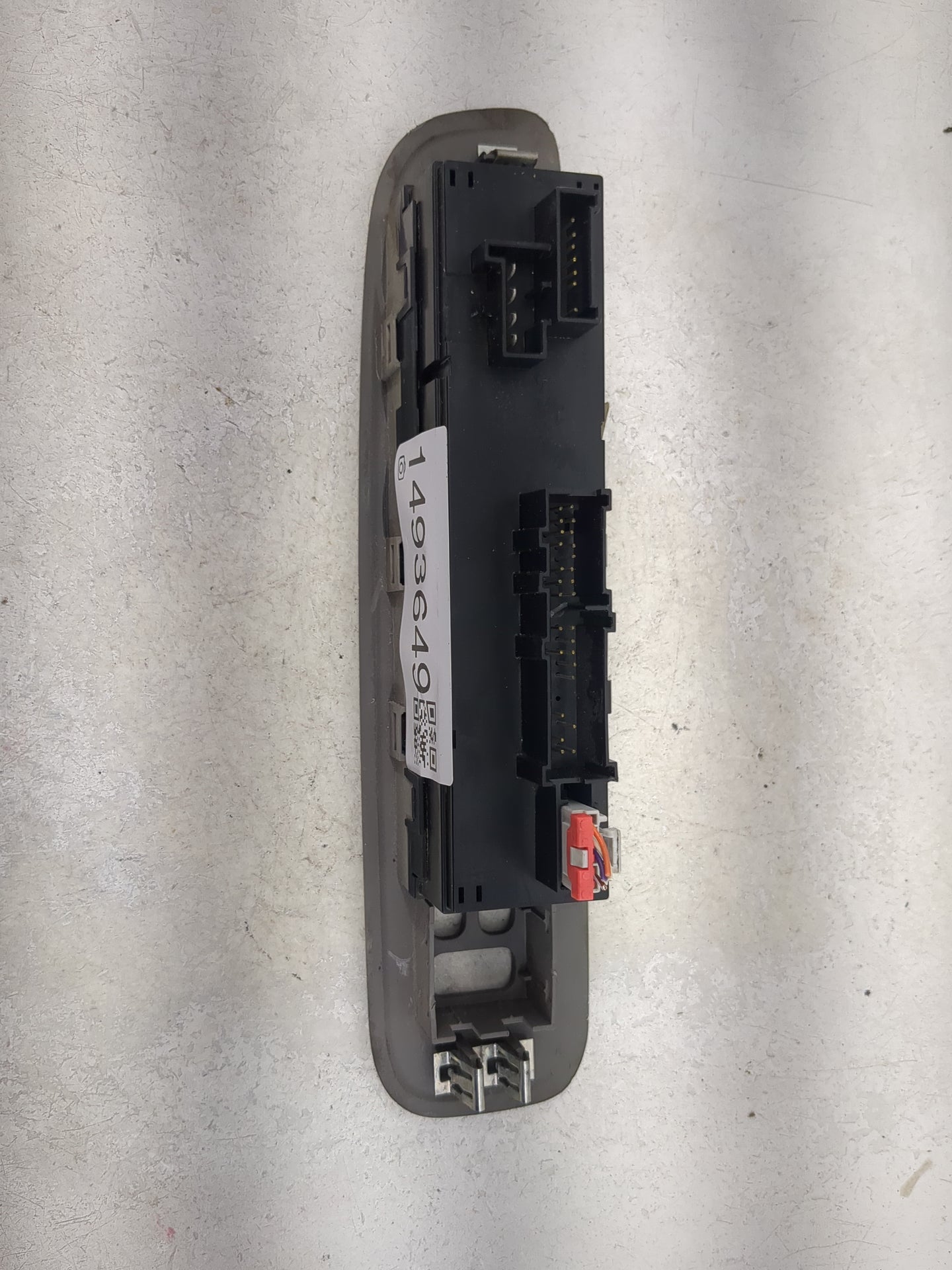 2006-2009 Gmc Envoy Master Power Window Switch Replacement Driver Side Left P/N:25866996 BP25866996Z100428P004 Fits OEM Used