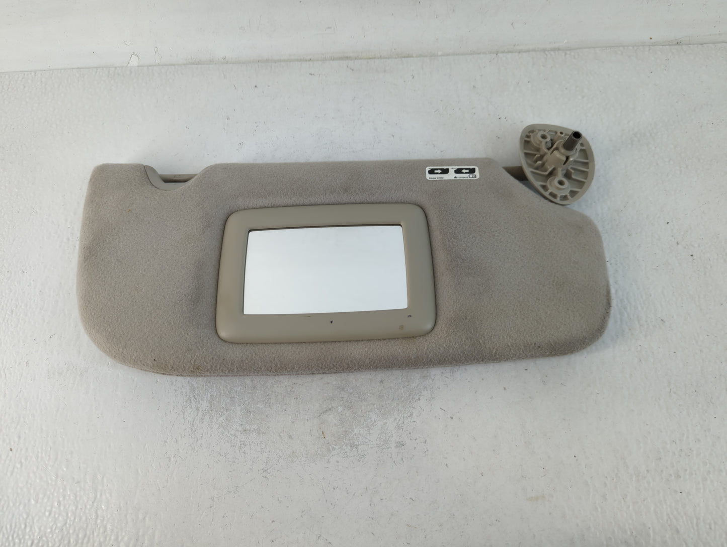 2005-2007 Gmc Envoy Sun Visor Shade Replacement Passenger Right Mirror Fits Fits 2005 2006 2007 OEM Used Auto Parts - Oemuse