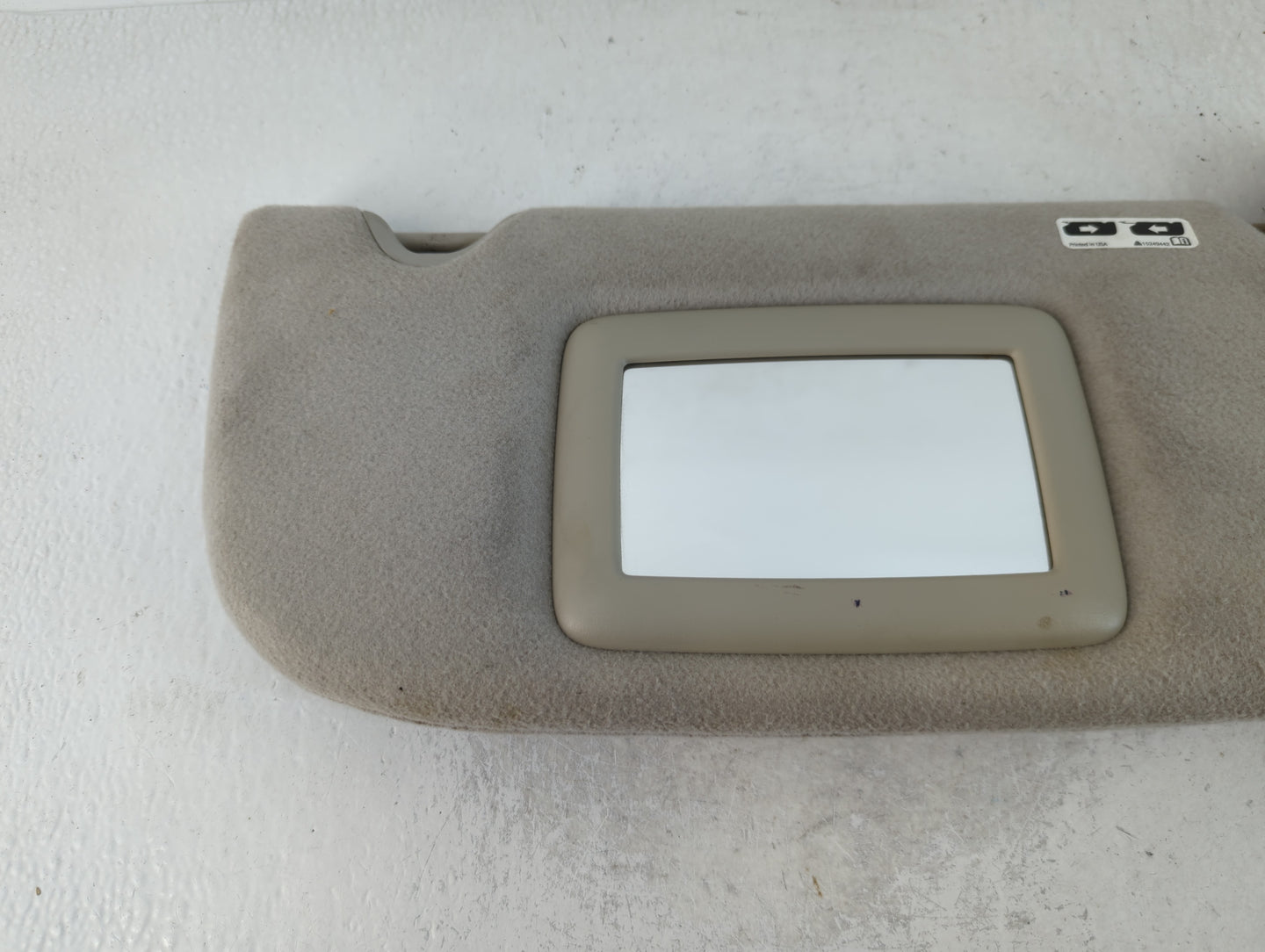 2005-2007 Gmc Envoy Sun Visor Shade Replacement Passenger Right Mirror Fits Fits 2005 2006 2007 OEM Used Auto Parts - Oemuse
