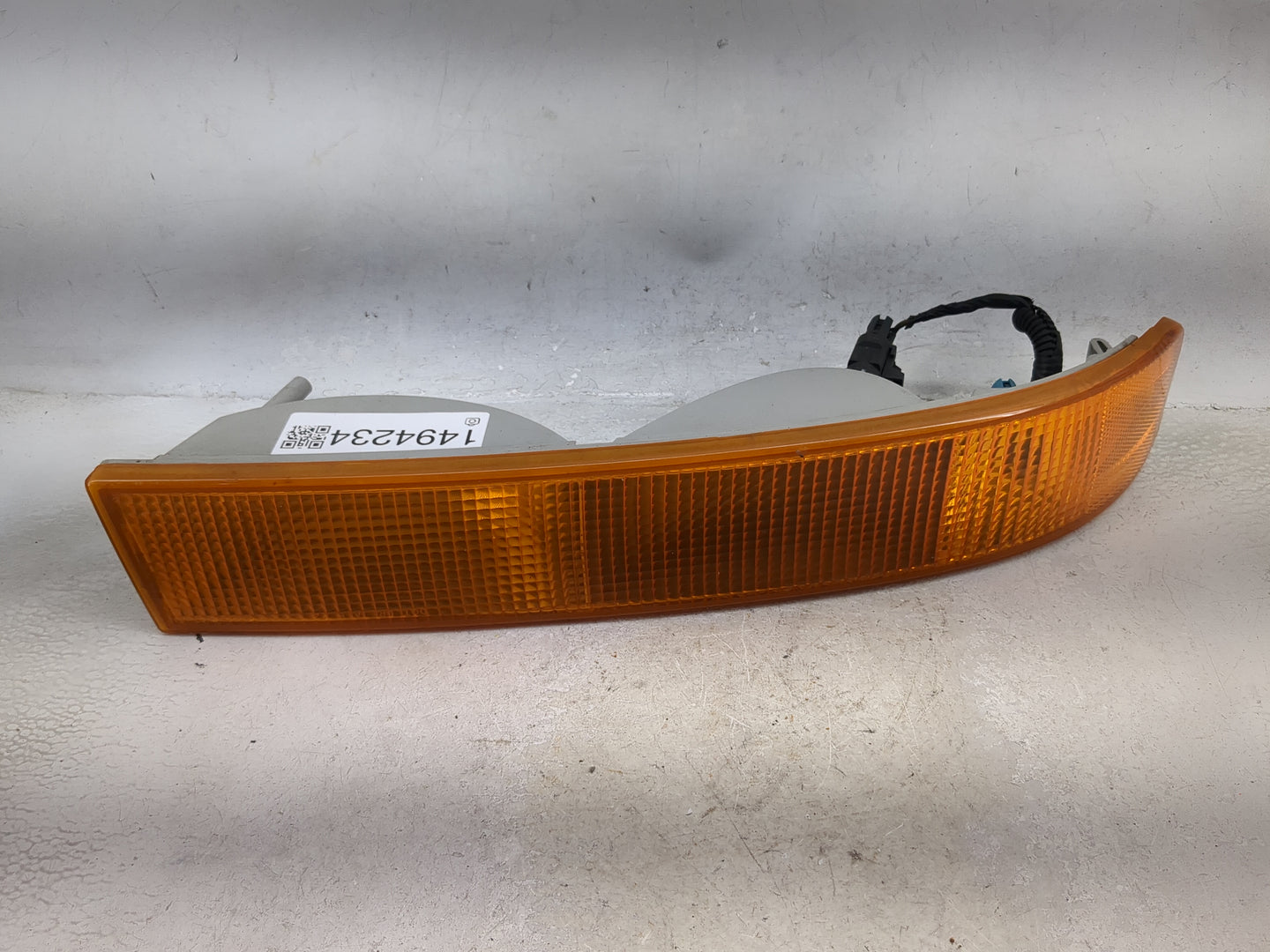 Gmc Savana Passenger Right Oem Front Light Lamp - Oemusedautoparts1.com