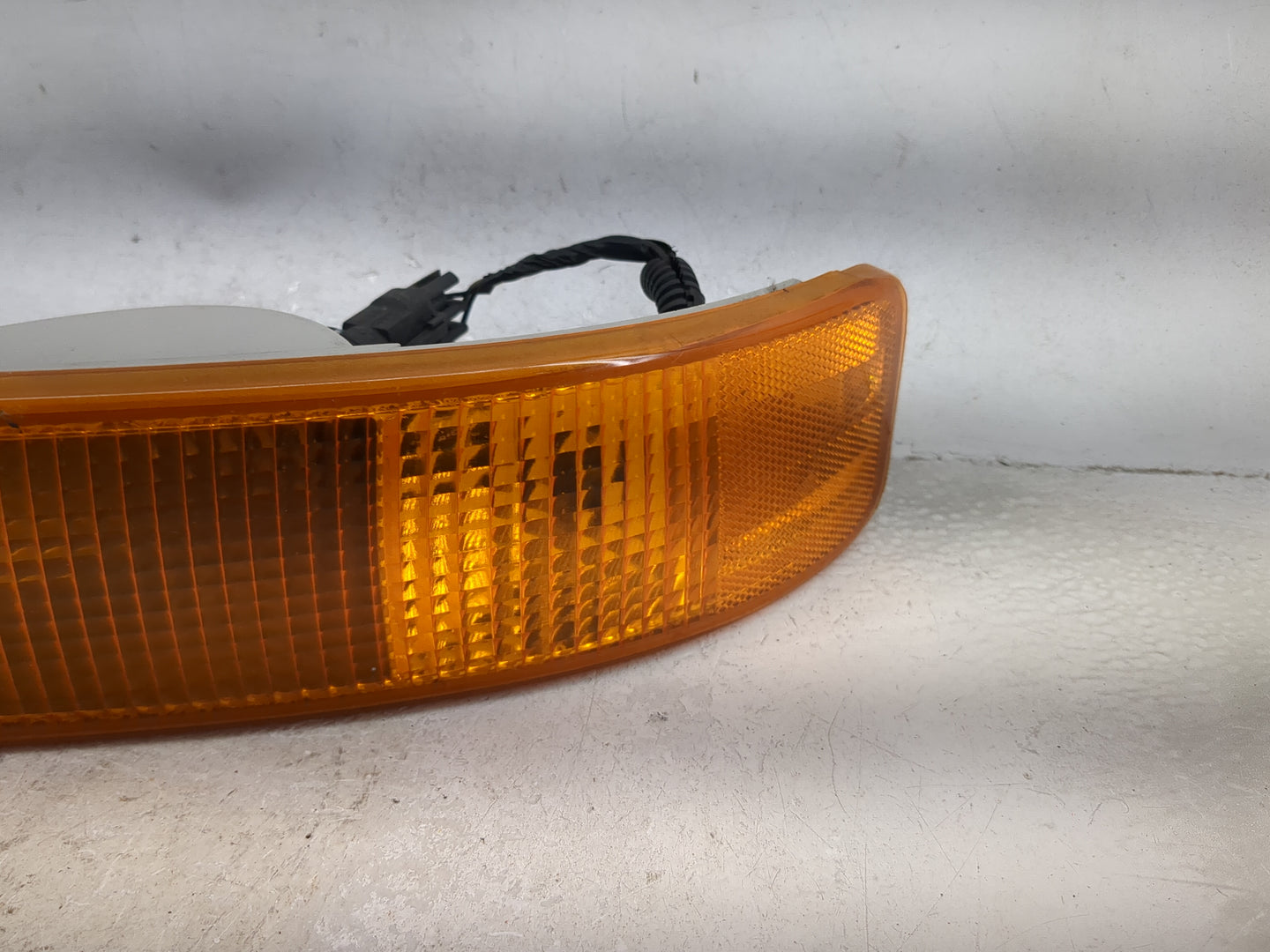 Gmc Savana Passenger Right Oem Front Light Lamp - Oemusedautoparts1.com